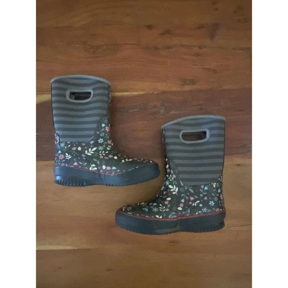 Bogs Style boots 12 girls floral handles winter snow